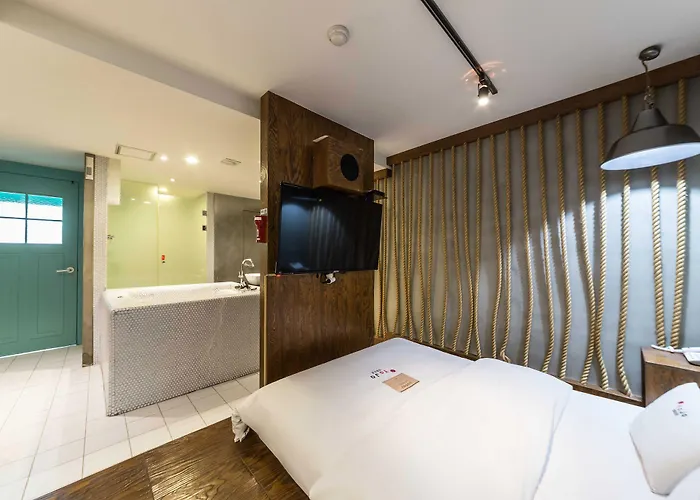 Motel Yaja Yeongdeungpo 3*